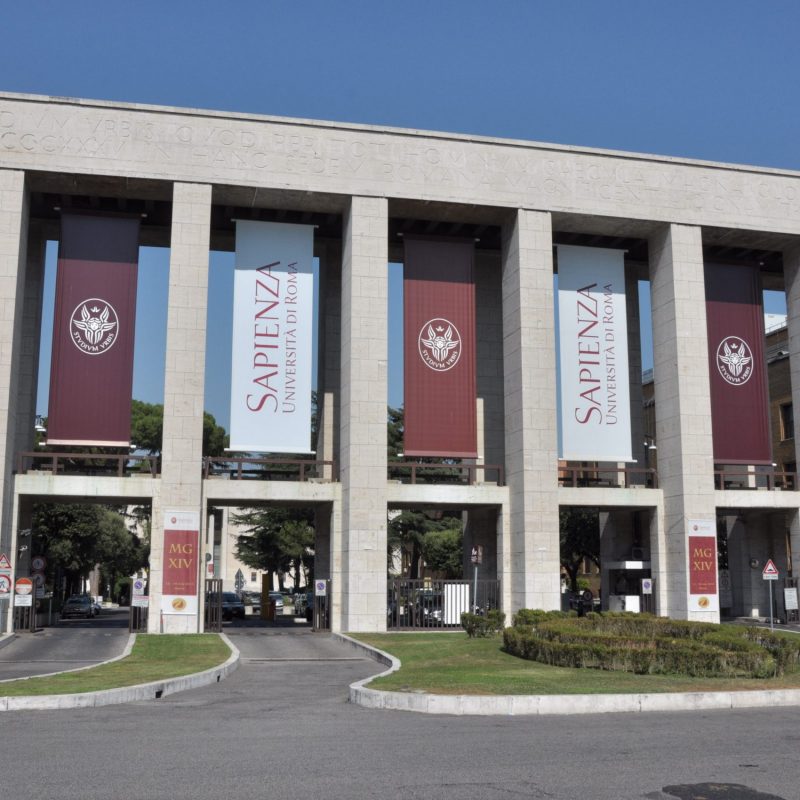 Sapienza_entrance_20040201351